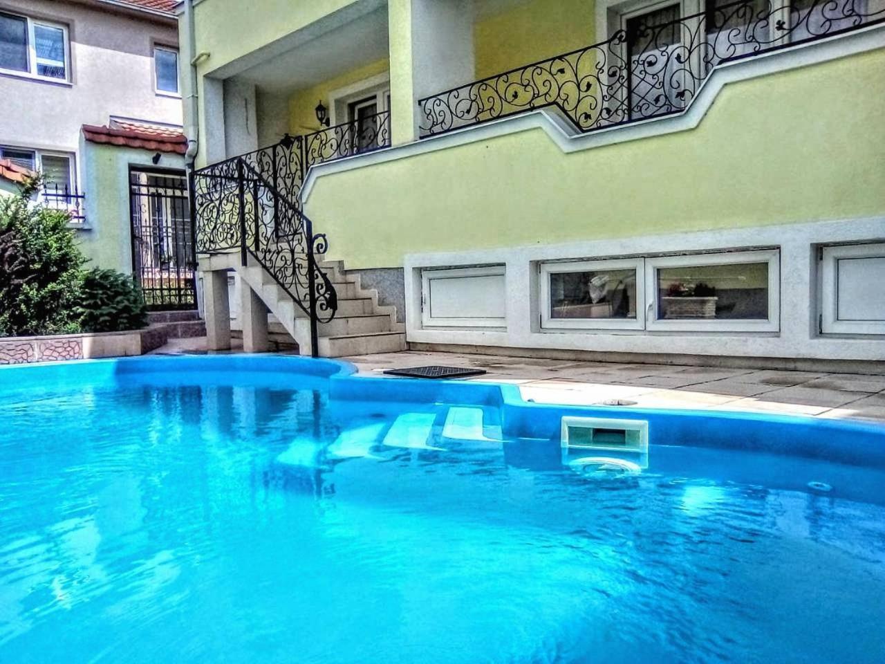 קומאנובו Apartment Cace מראה חיצוני תמונה