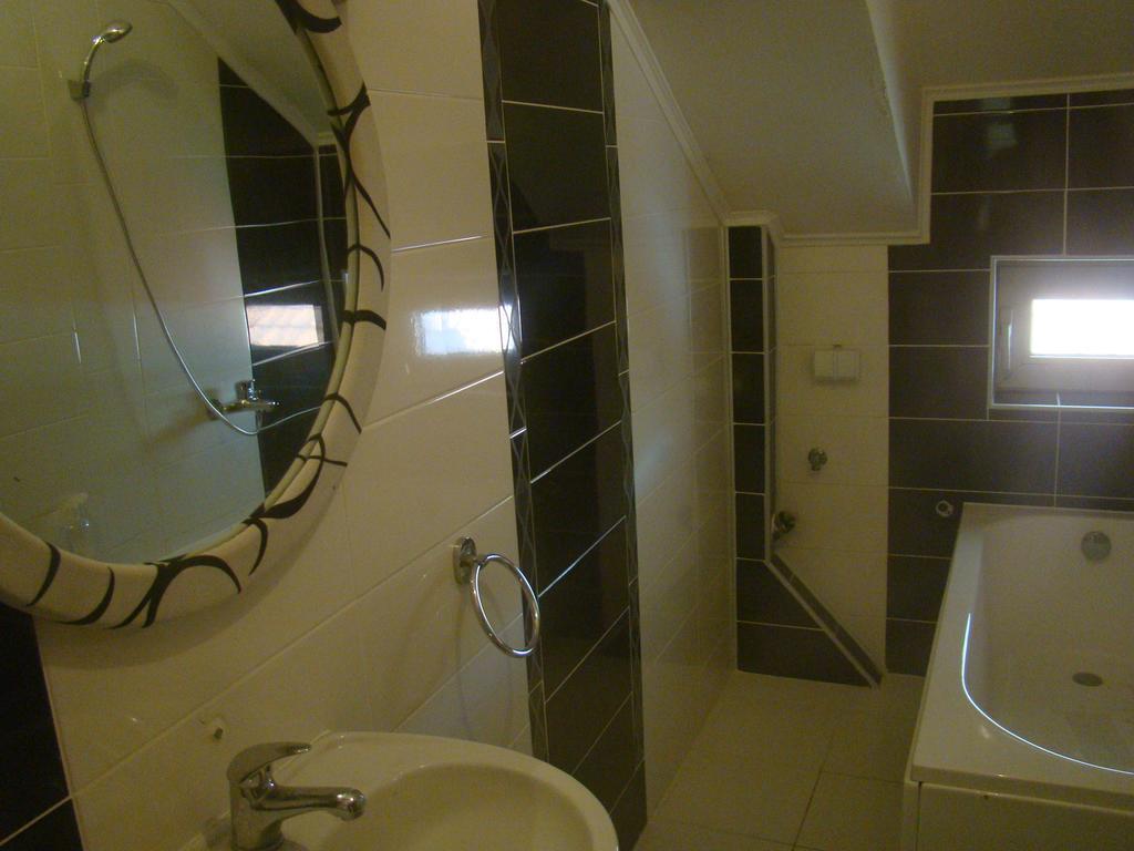 קומאנובו Apartment Cace מראה חיצוני תמונה